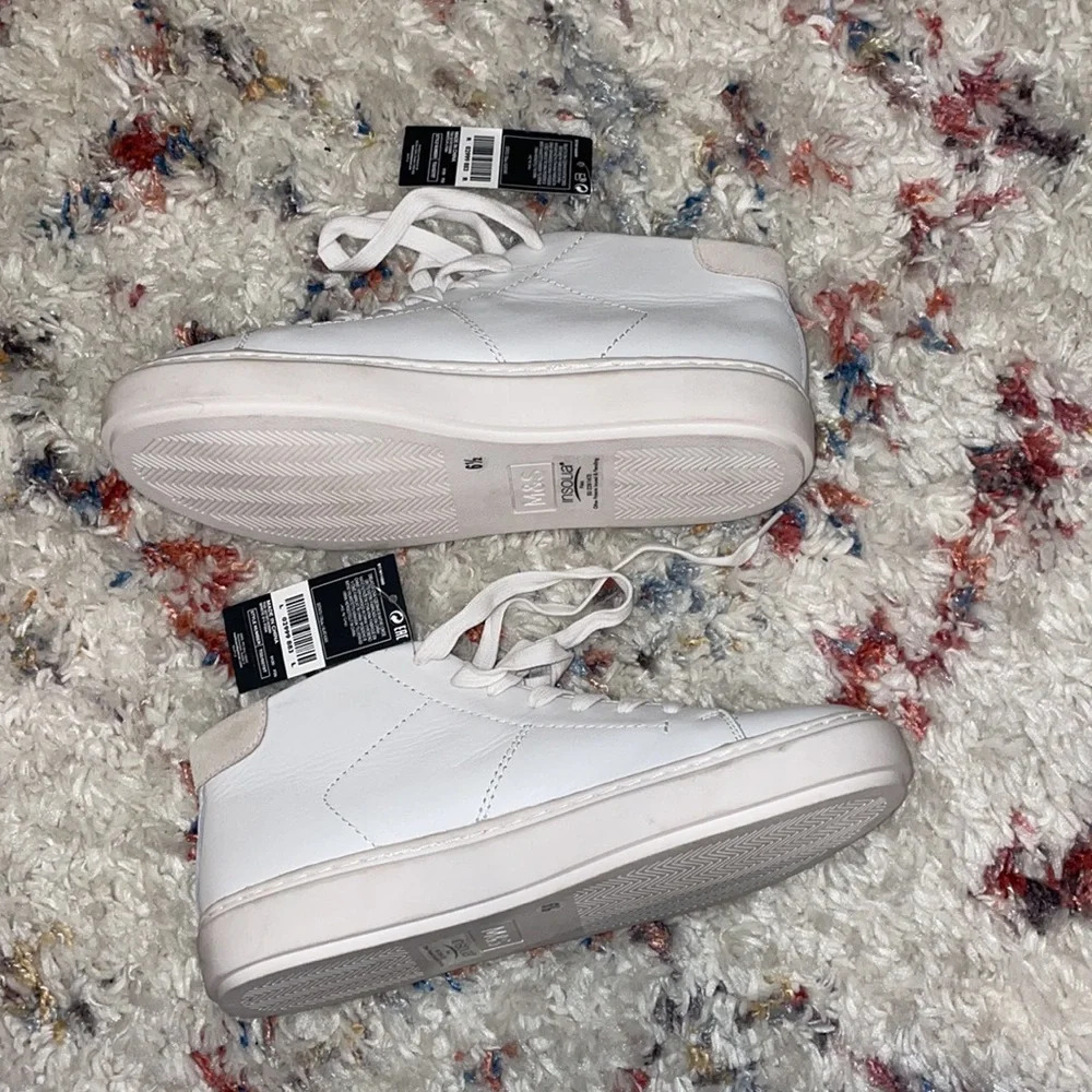 Autograph White Sneaker - Picture 3 of 6